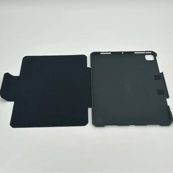 Apple 7th Generation iPad Pro 13” 256GB A2926 - Picture 15 of 16